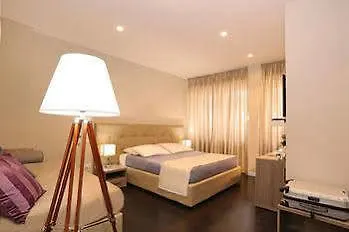 Suites Rome Casa de hóspedes 4*